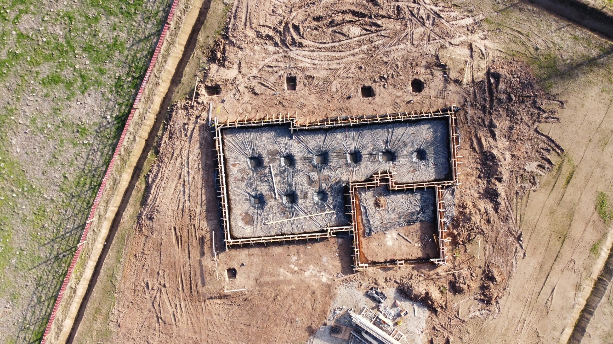 Wykopy pod ławy fundamentowe
